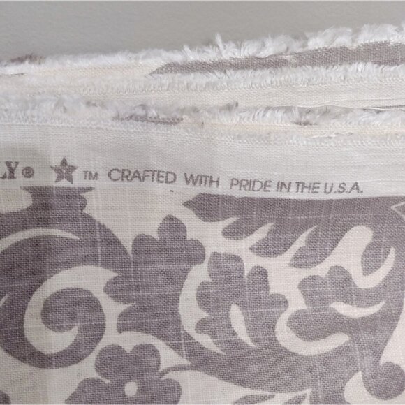 Essence By Waverly Gray On Off White Fabric Drapery Upholstery 2.88 Yds X 54" - Picture 5 of 5